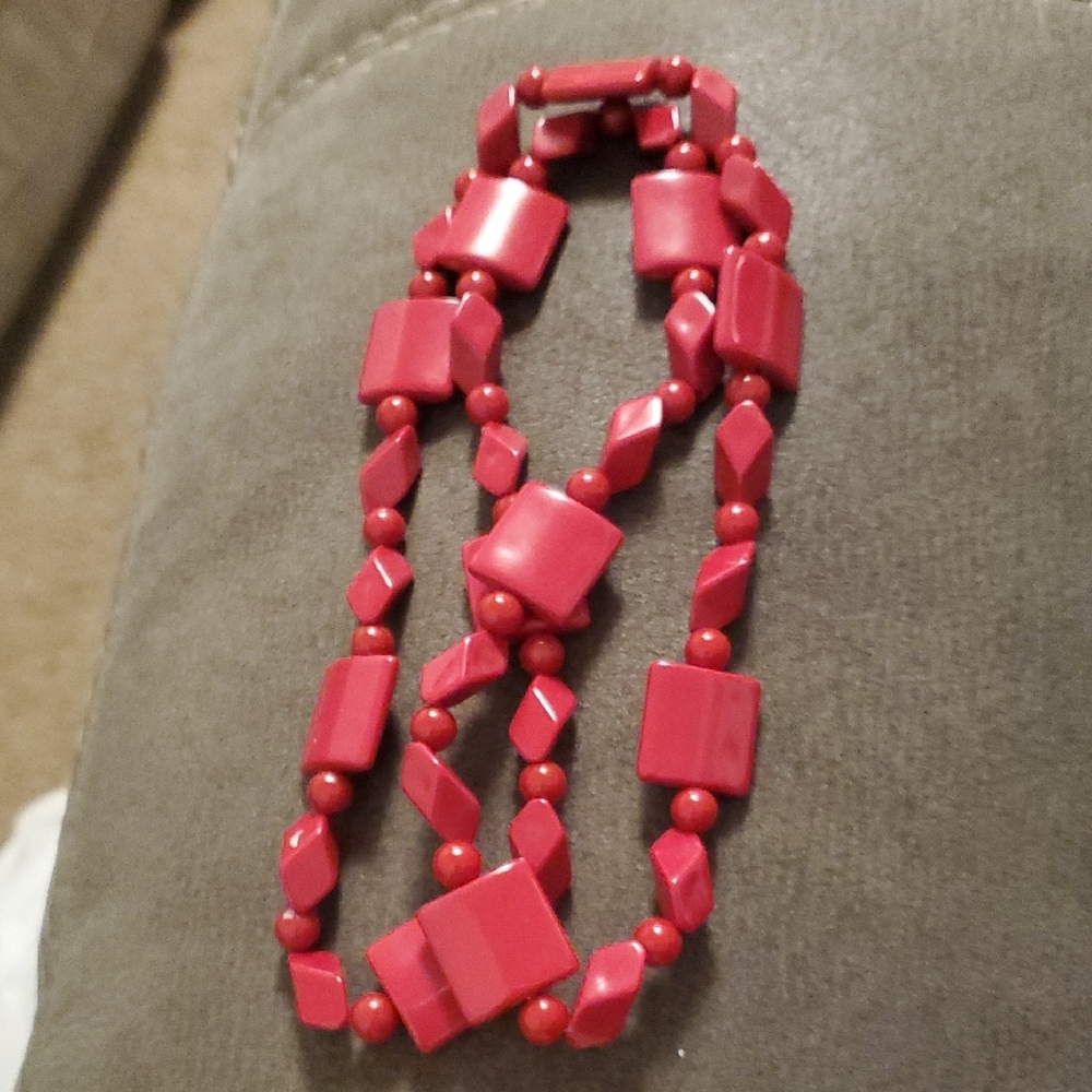 Valentine’s Red Statement Necklace | Chunky Retro Beads |Bold Gift-Ready Jewelry - Picture 5 of 7